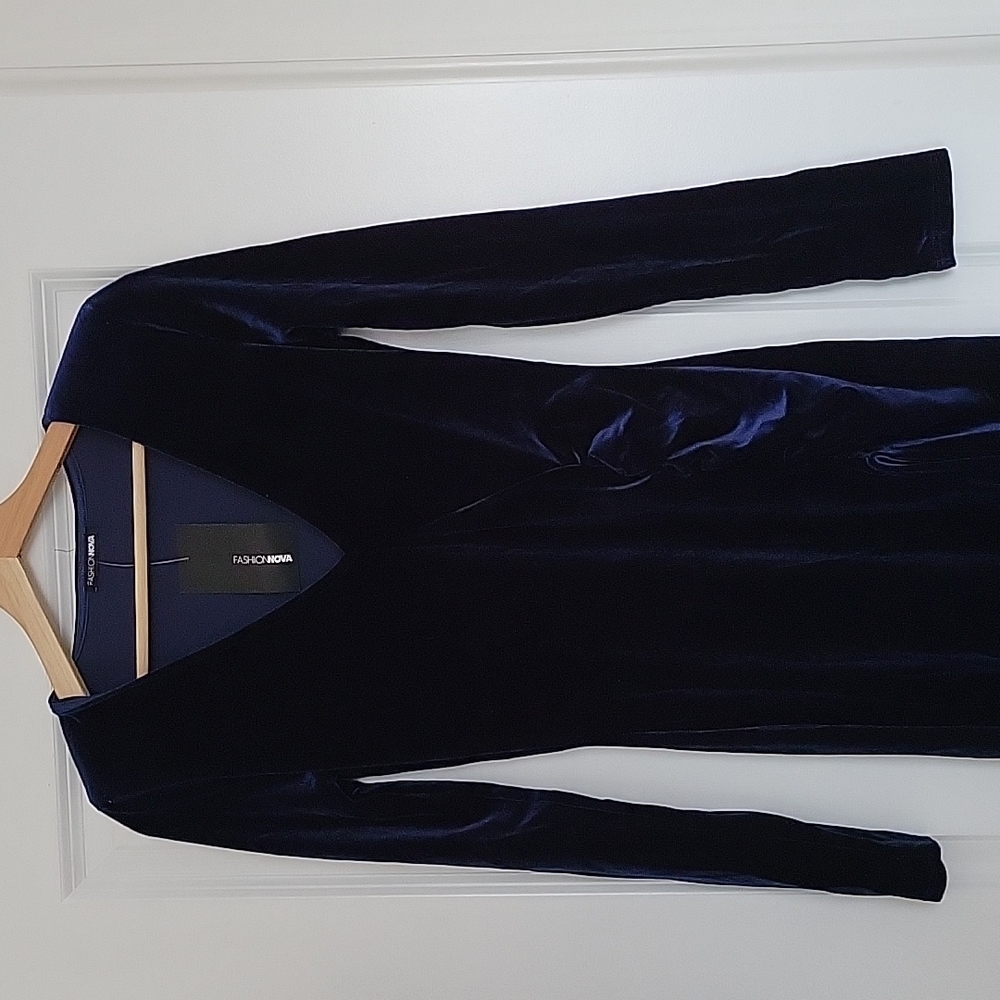 Fashion Nova Long Sleeve Velvet Maxi Dress - Navy Blue